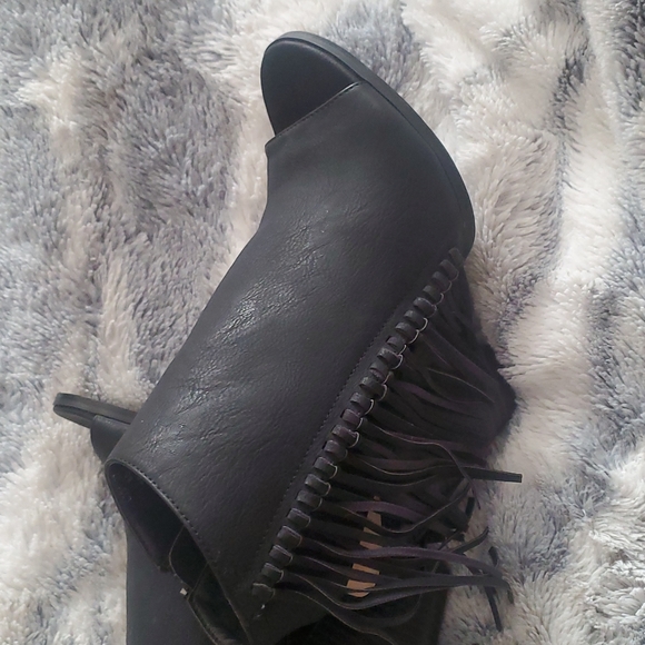 Cathy Jean Black Frindge Bootsies - Picture 4 of 11